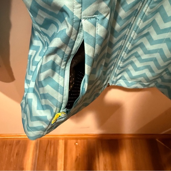 Blue chevron women’s softshell Jacket - Picture 4 of 8